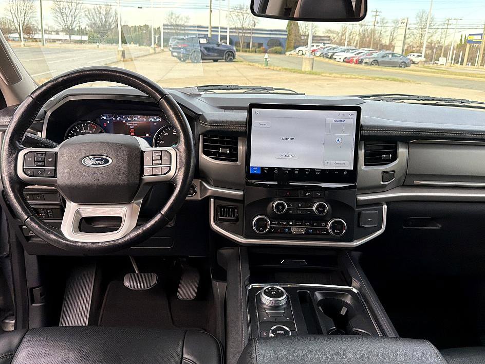 Used 2023 Ford Expedition Max XLT image 19
