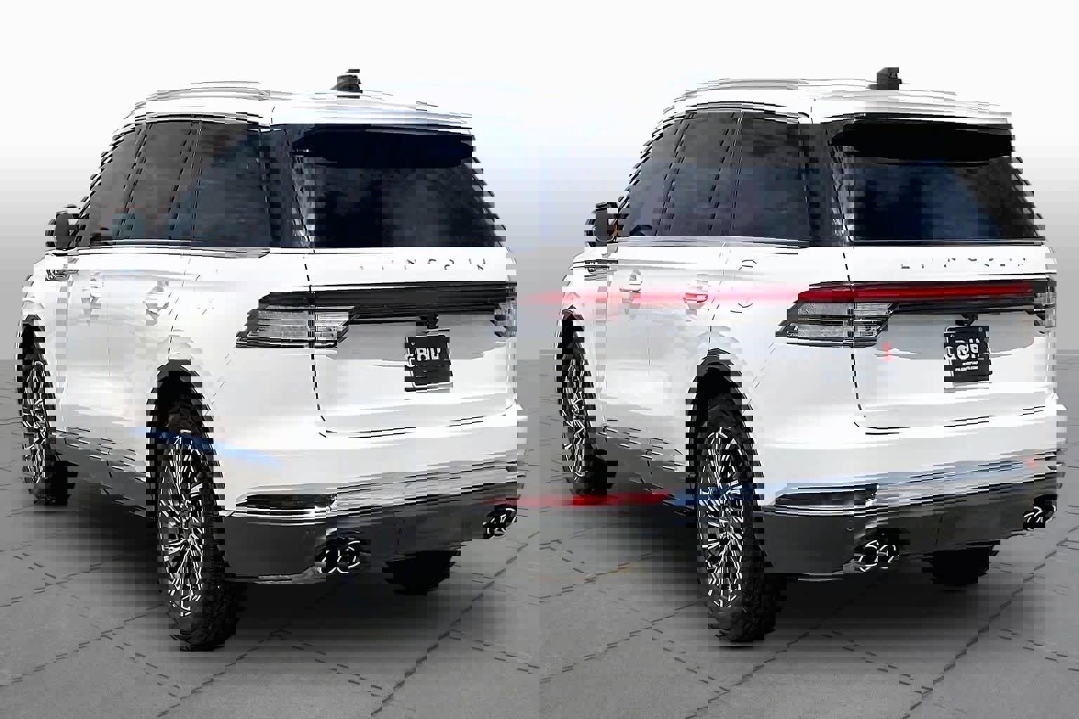 Used 2026 Lincoln Aviator 2WD image 11