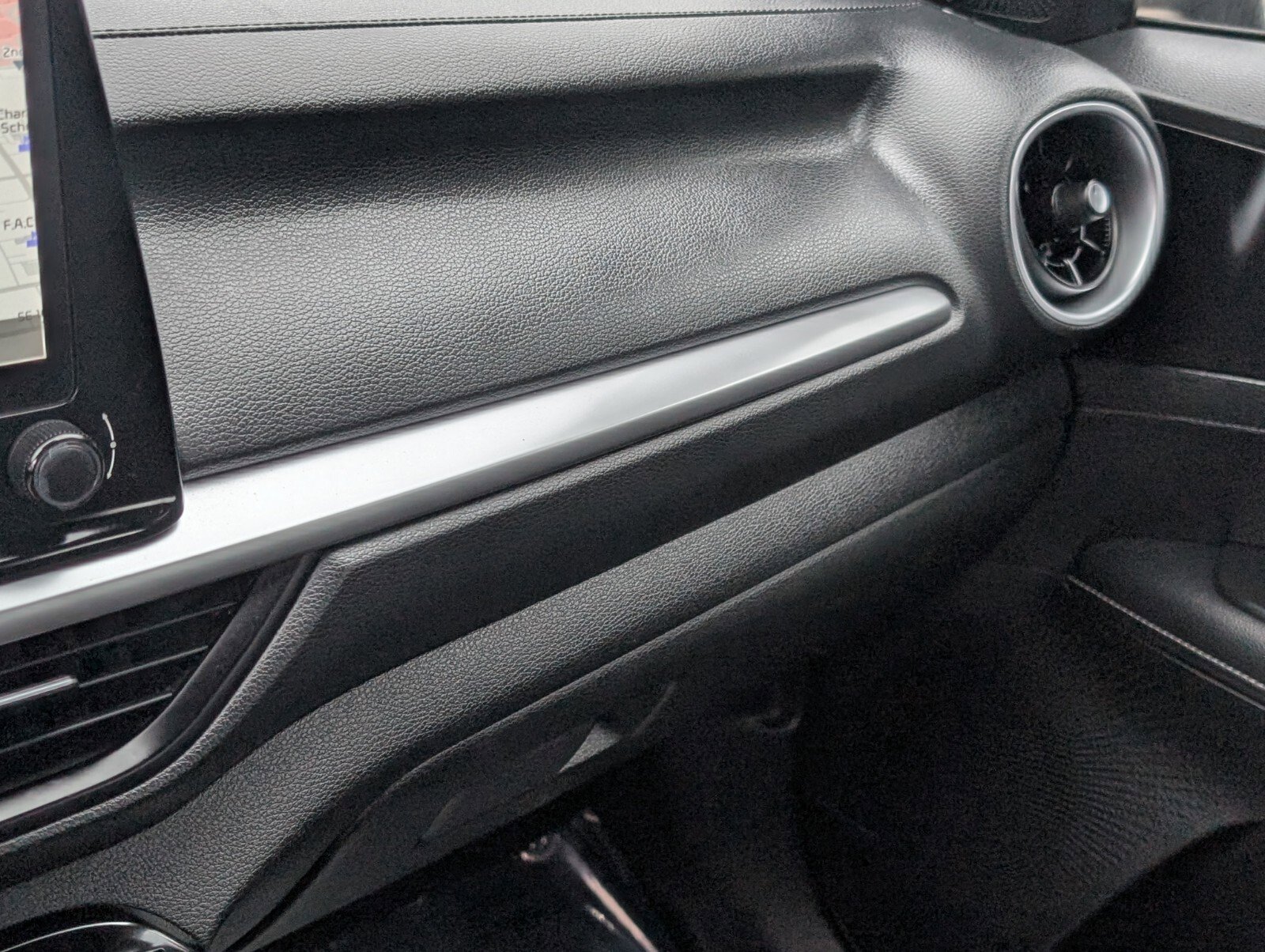 Used 2024 Kia Forte GT-Line w/ GT-Line Premium Package image 28