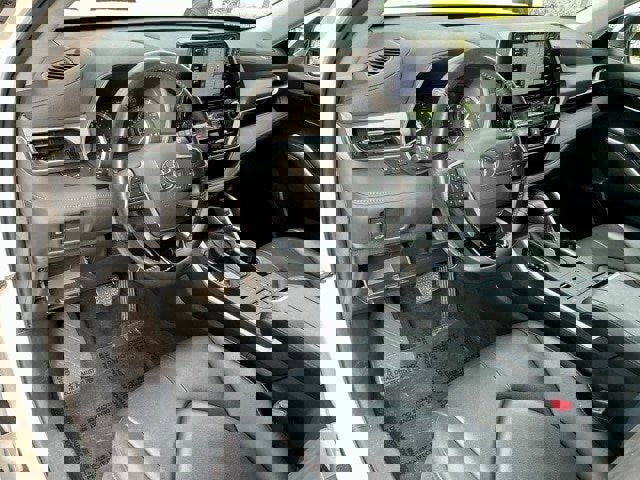 Used 2020 Toyota Highlander XLE image 20