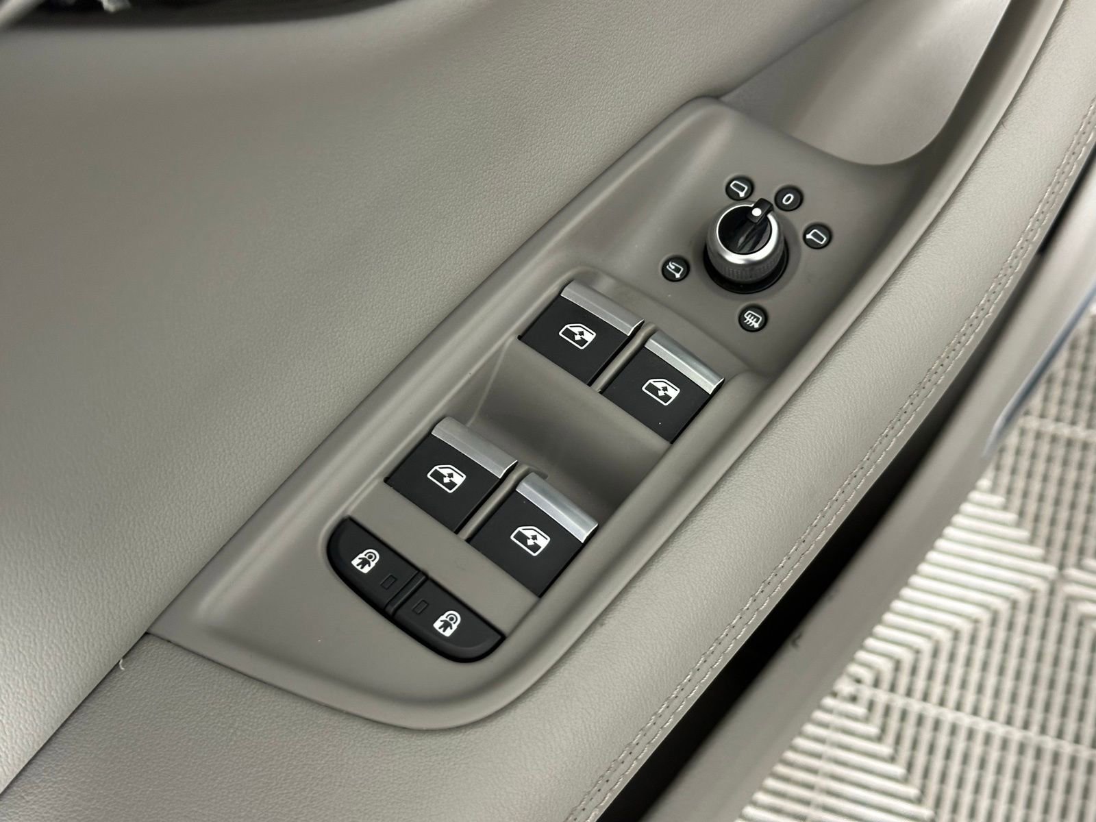 Used 2023 Audi Q7 3.0T Premium Plus image 39