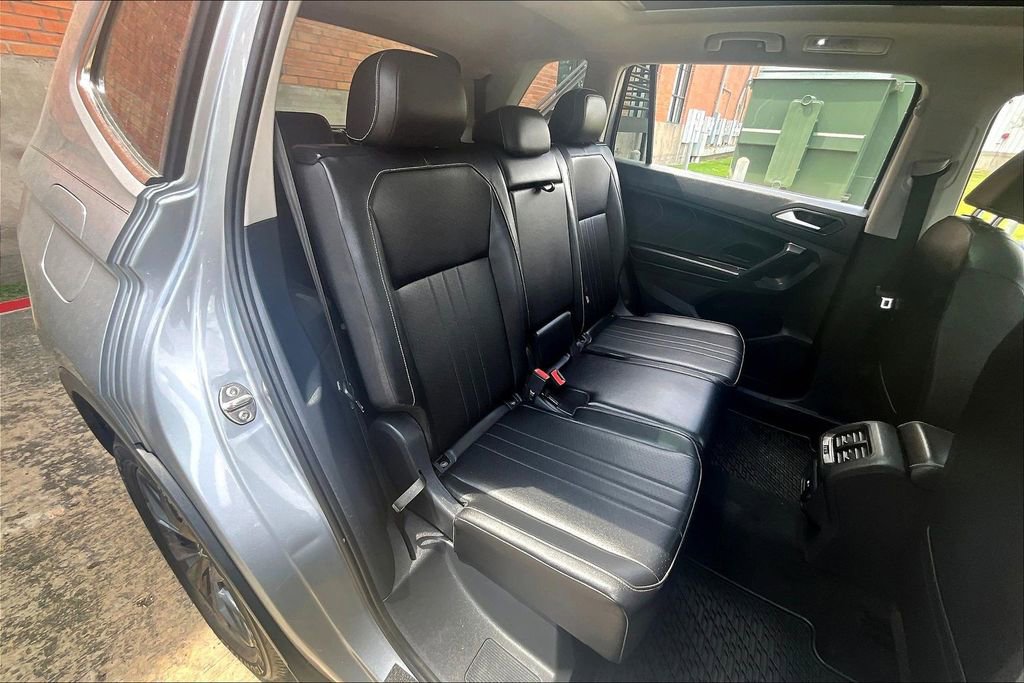 Used 2022 Volkswagen Tiguan SE image 35