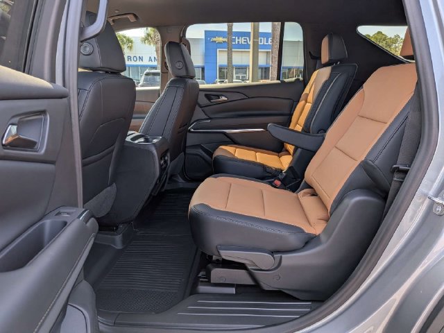 New 2027 Chevrolet Traverse Z71 w/ Driver Confidence Package AWD/4WD image 12