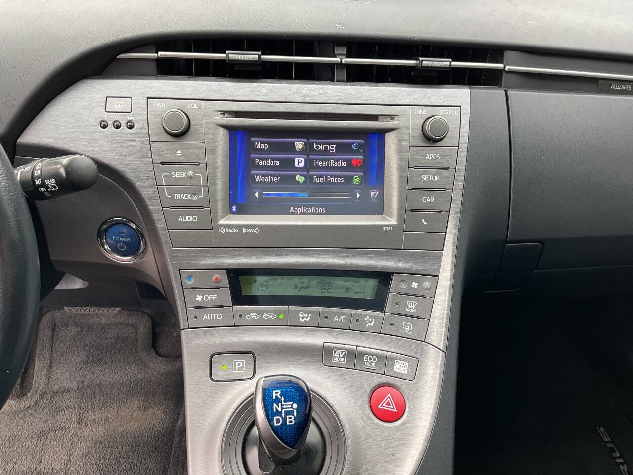 Used 2015 Toyota Prius Persona Series FWD image 21