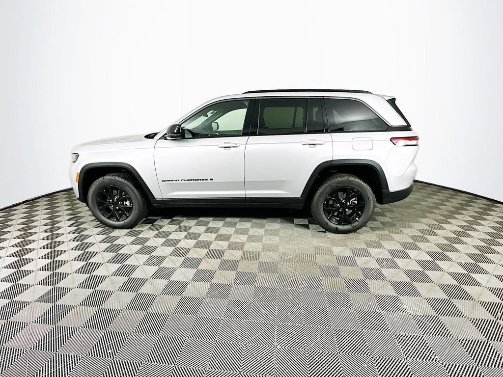 New 2026 Jeep Grand Cherokee Altitude AWD/4WD image 6