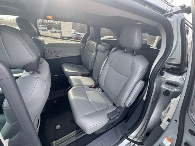 Used 2024 Toyota Sienna XLE image 15