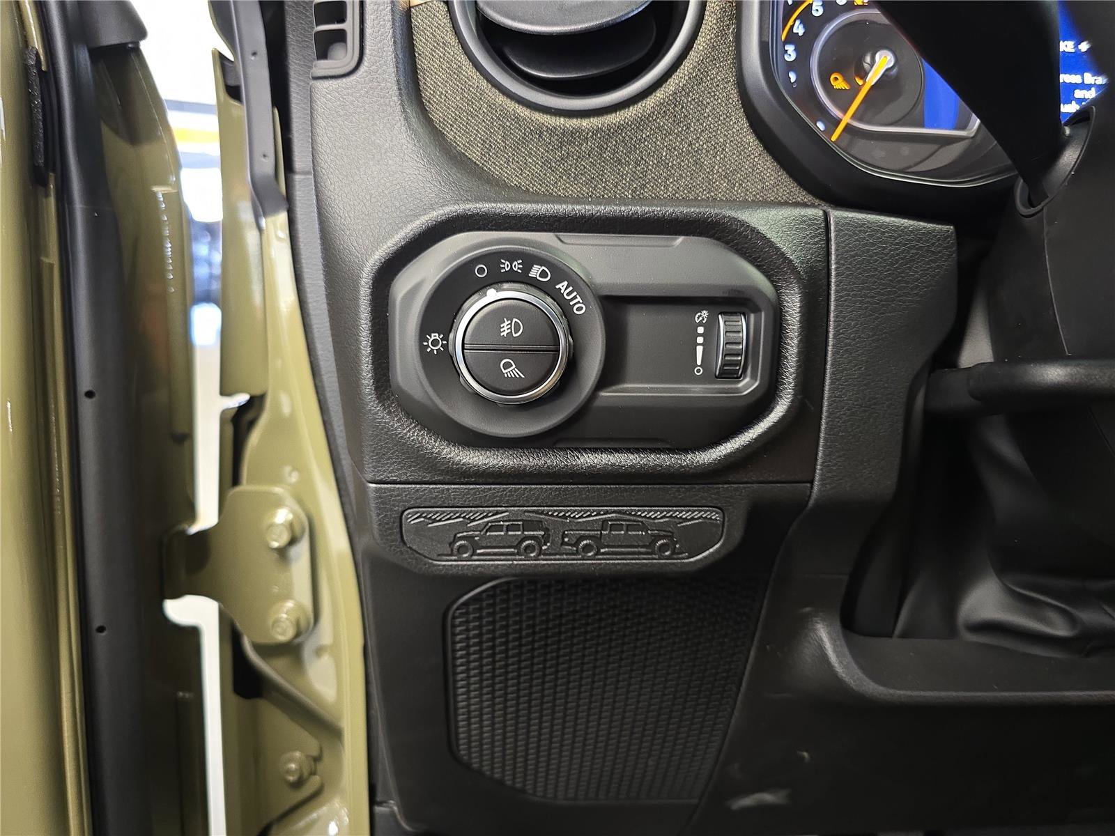 New 2026 Jeep Gladiator Willys AWD/4WD image 29
