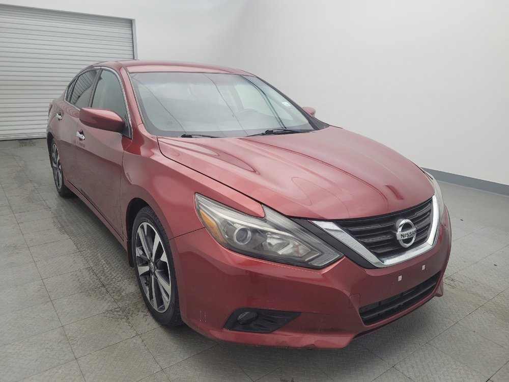 Used 2016 Nissan Altima 2.5 SR w/ Interior Lighting Package image 13