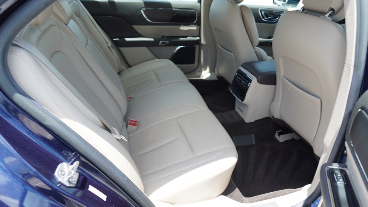 Used 2017 Lincoln Continental Select FWD image 31