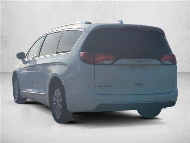 Used 2018 Chrysler Pacifica Touring-L FWD image 7