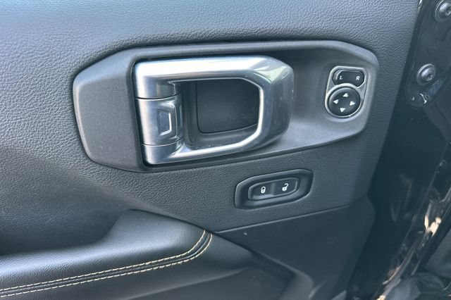 Used 2024 Jeep Wrangler Unlimited Sahara AWD/4WD image 11