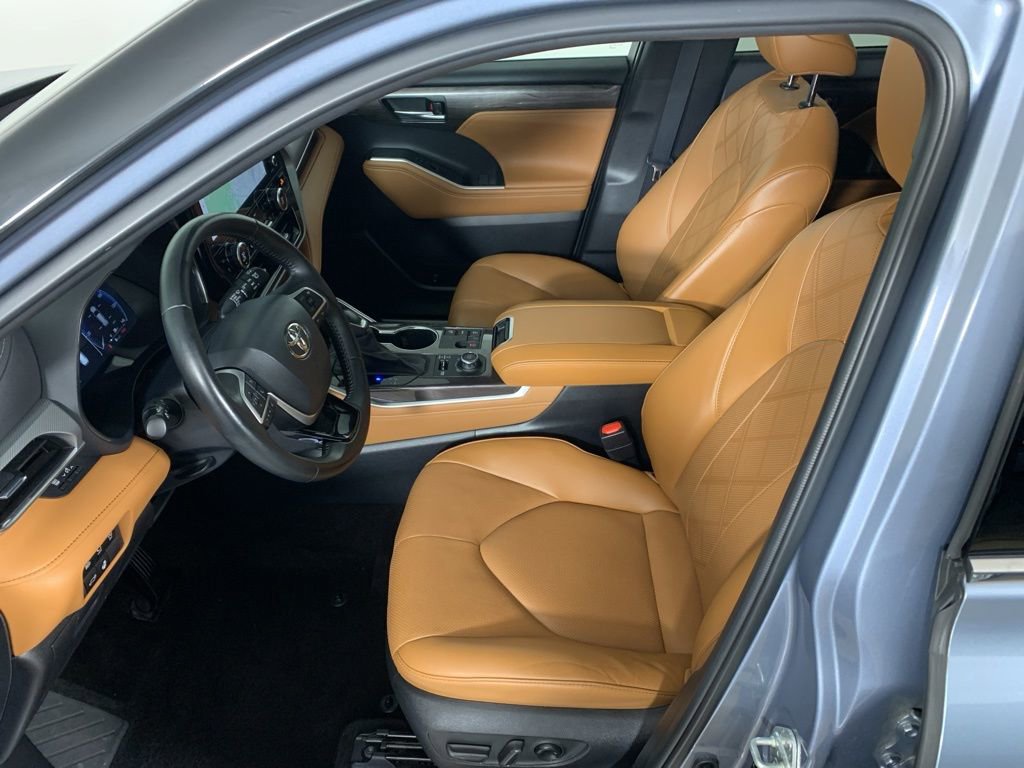 Used 2023 Toyota Highlander Platinum image 35