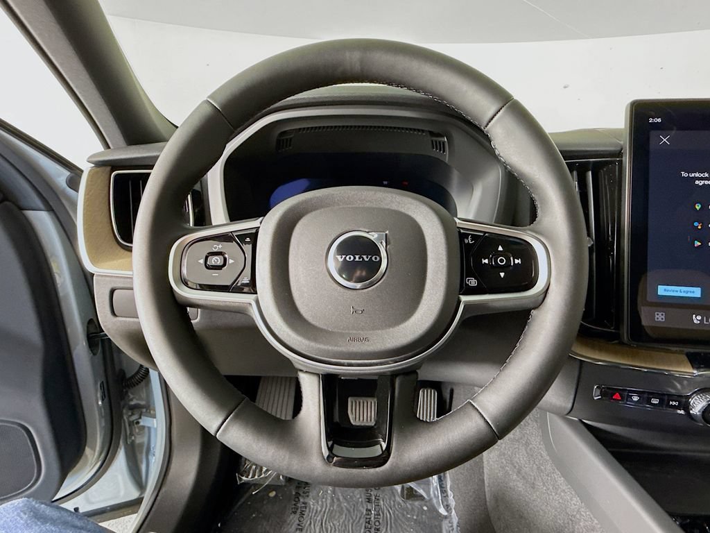 New 2026 Volvo XC60 T8 Plus w/ Protection Package Premier AWD/4WD image 11