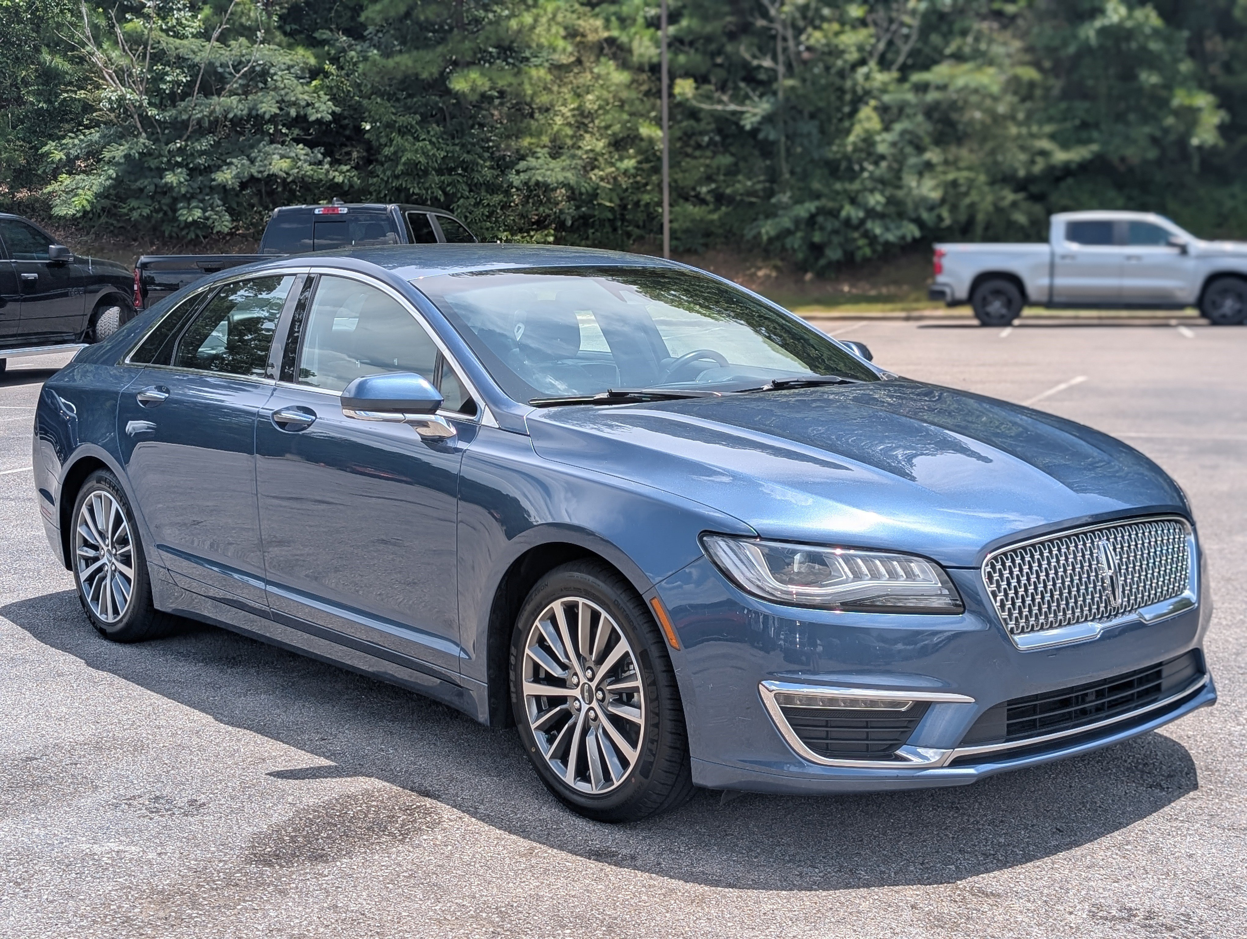 Used 2019 Lincoln MKZ Premiere FWD image 11