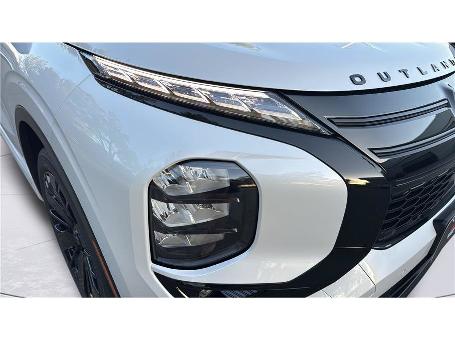 New 2026 Mitsubishi Outlander SEL Black Edition FWD image 24