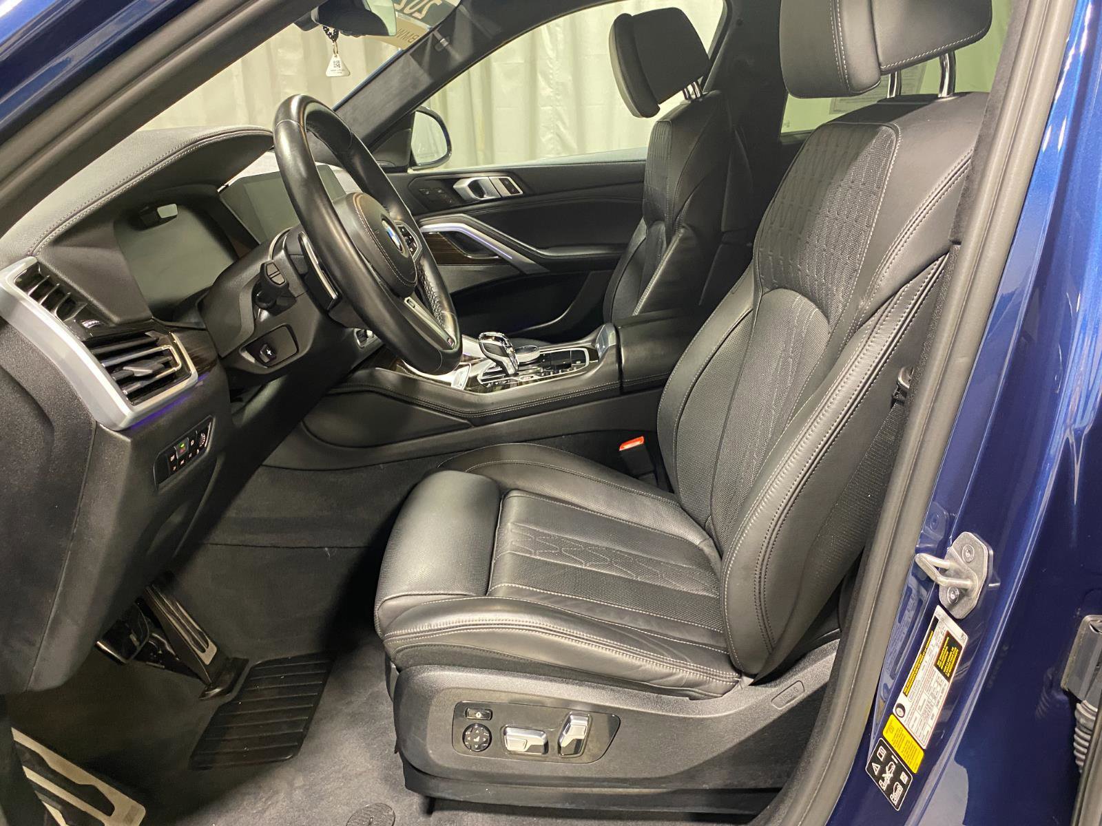 Certified 2023 BMW X6 xDrive40i w/ Executive Package image 19