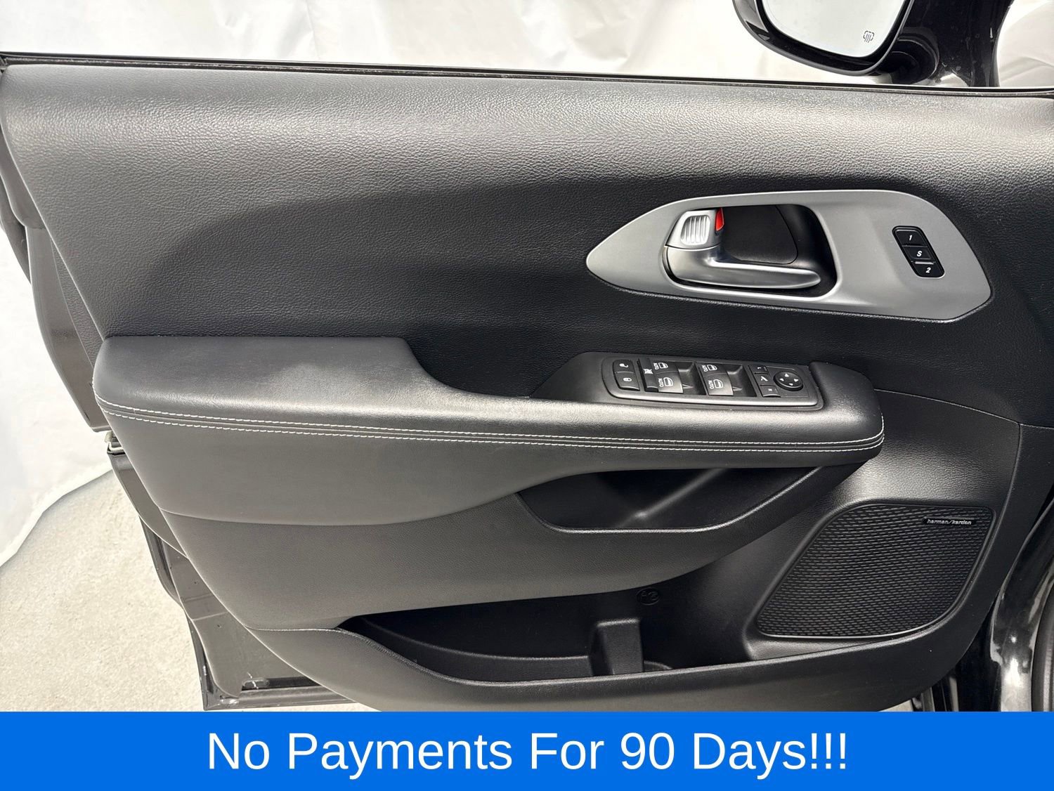 Used 2020 Chrysler Pacifica Limited FWD image 14