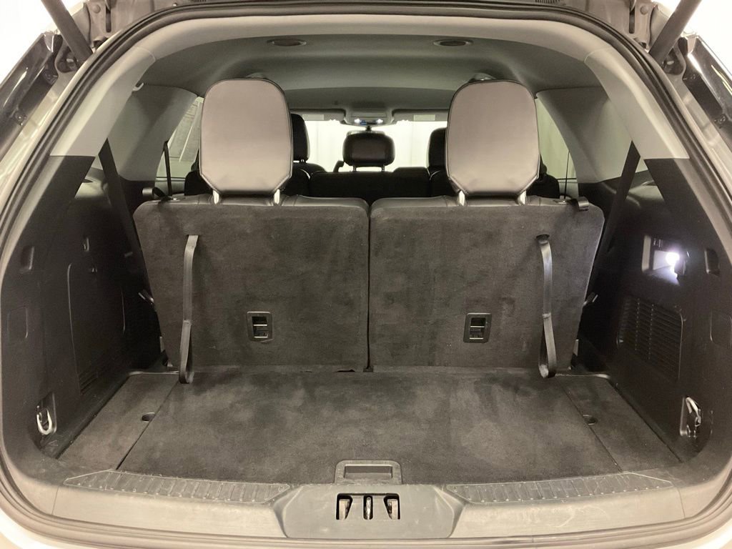 Used 2023 Ford Explorer XLT w/ Equipment Group 202A AWD/4WD image 10