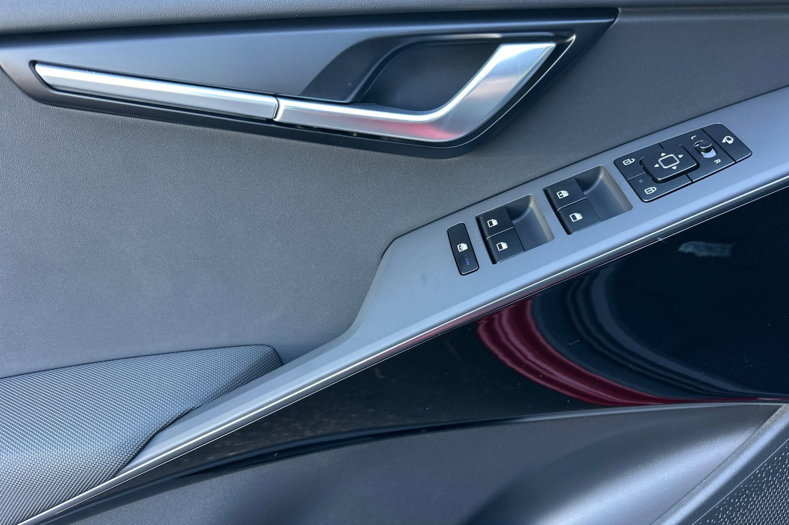 New 2025 Kia Niro EX Touring image 7