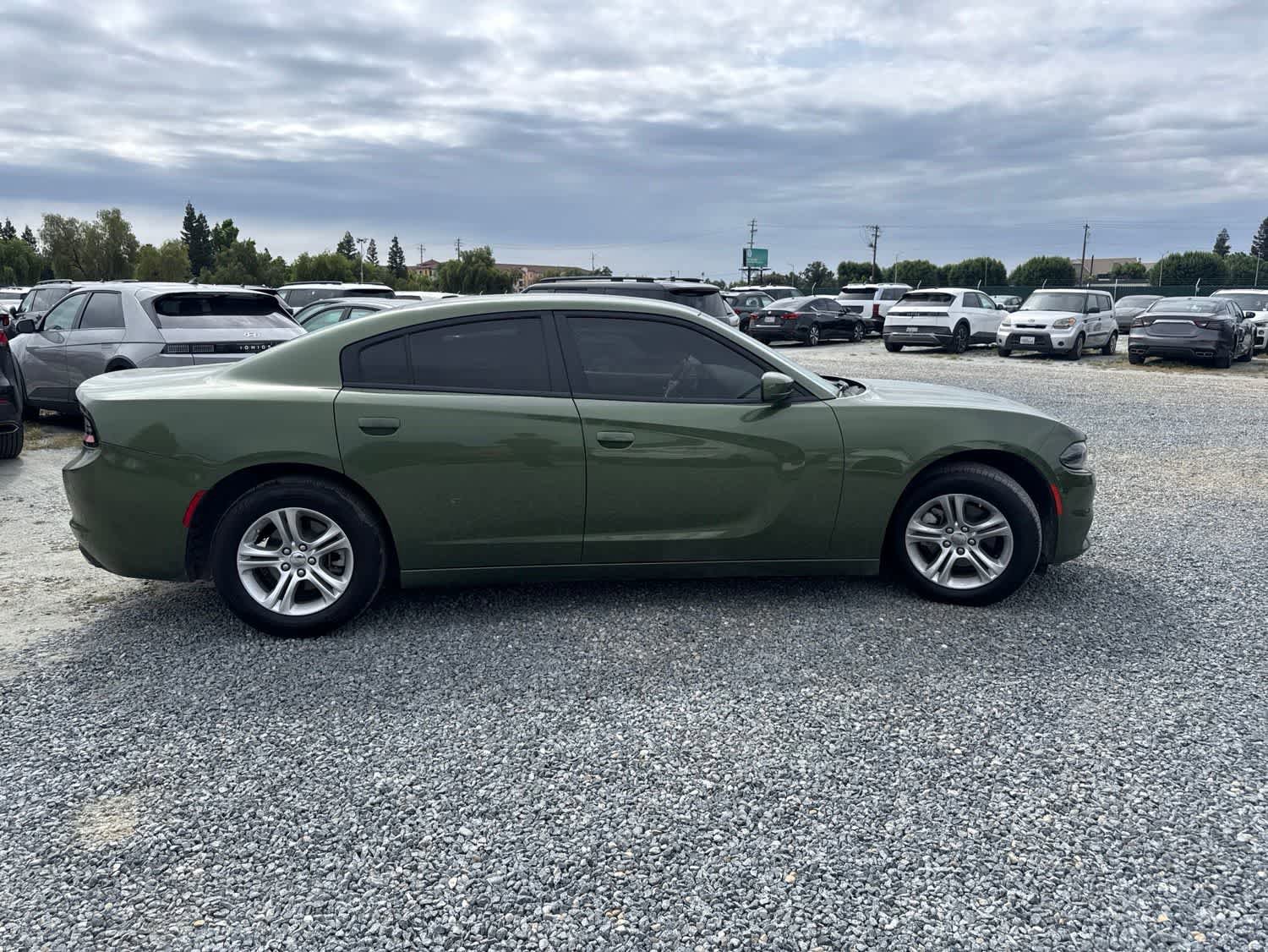 Used 2022 Dodge Charger SXT RWD image 4