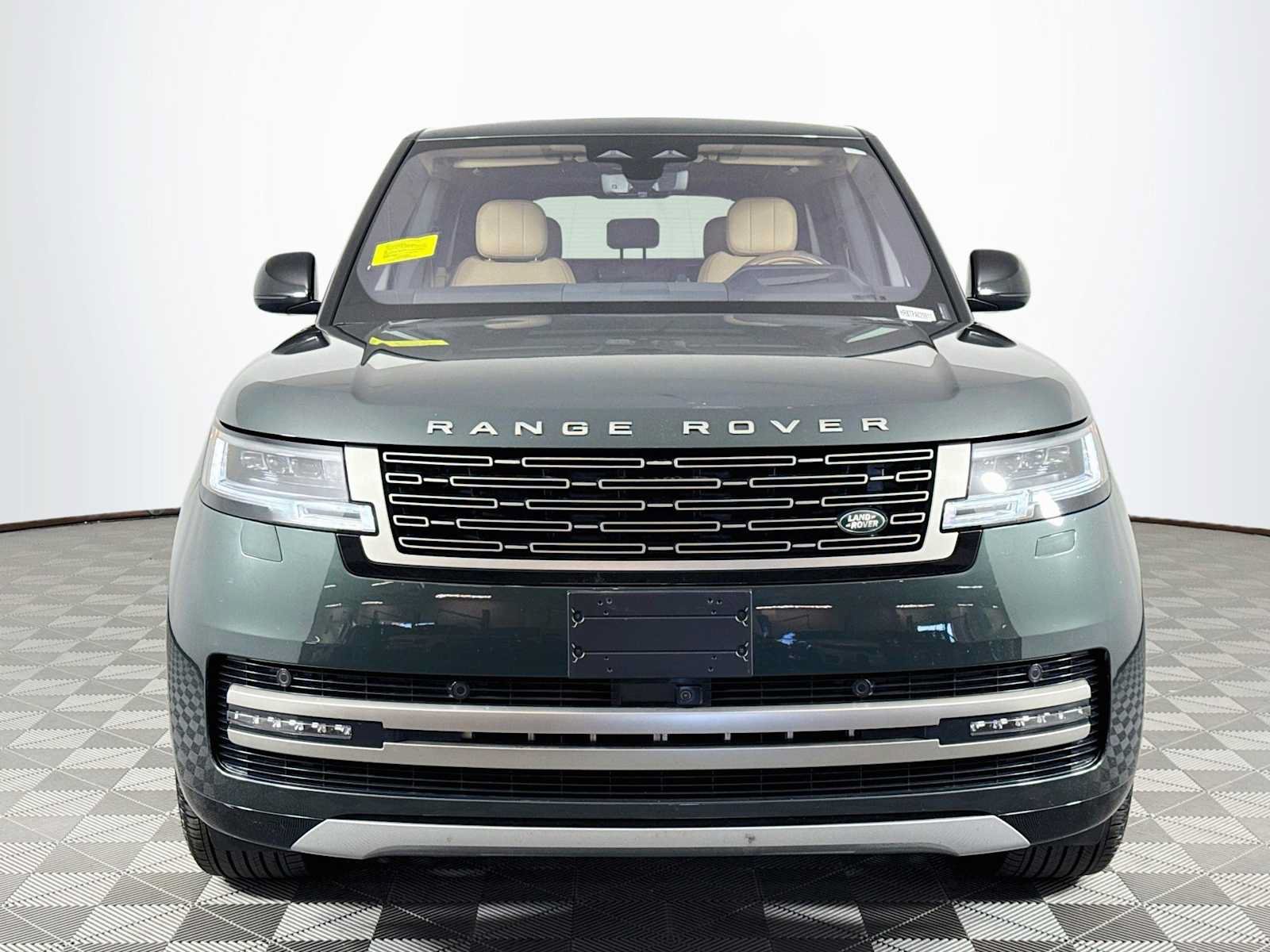 Used 2023 Land Rover Range Rover SE AWD/4WD image 2