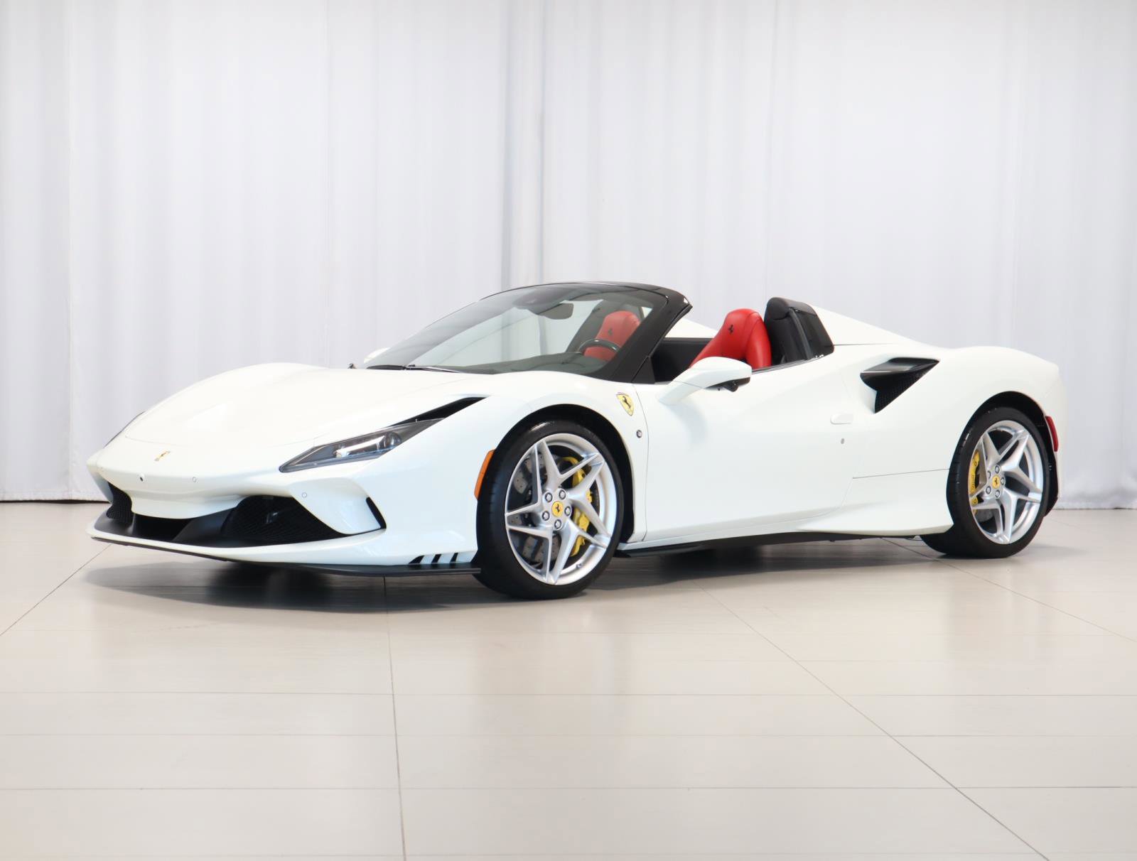 Used 2023 Ferrari F8 Tributo RWD image 2