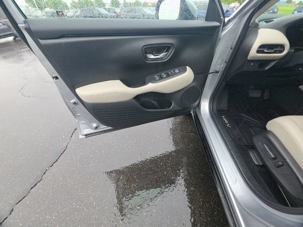 Used 2025 Honda HR-V EX-L image 12