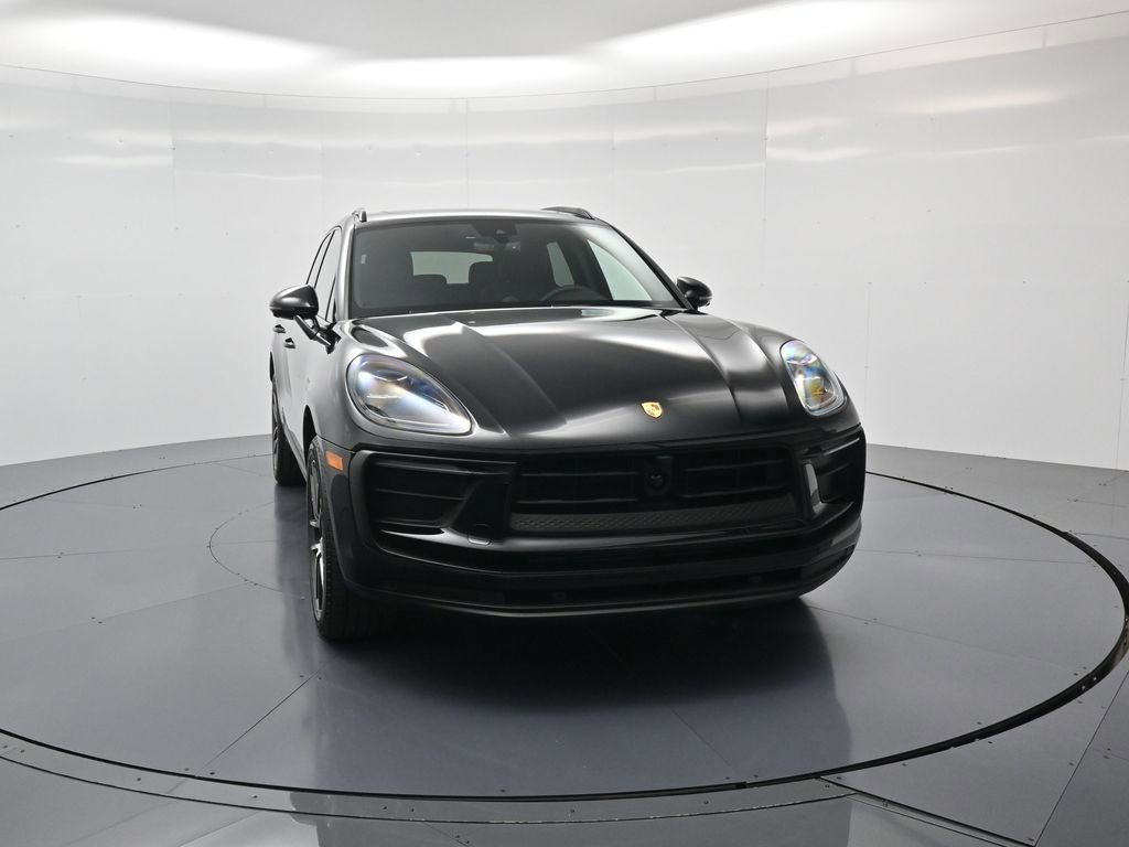 Used 2026 Porsche Macan AWD/4WD image 33