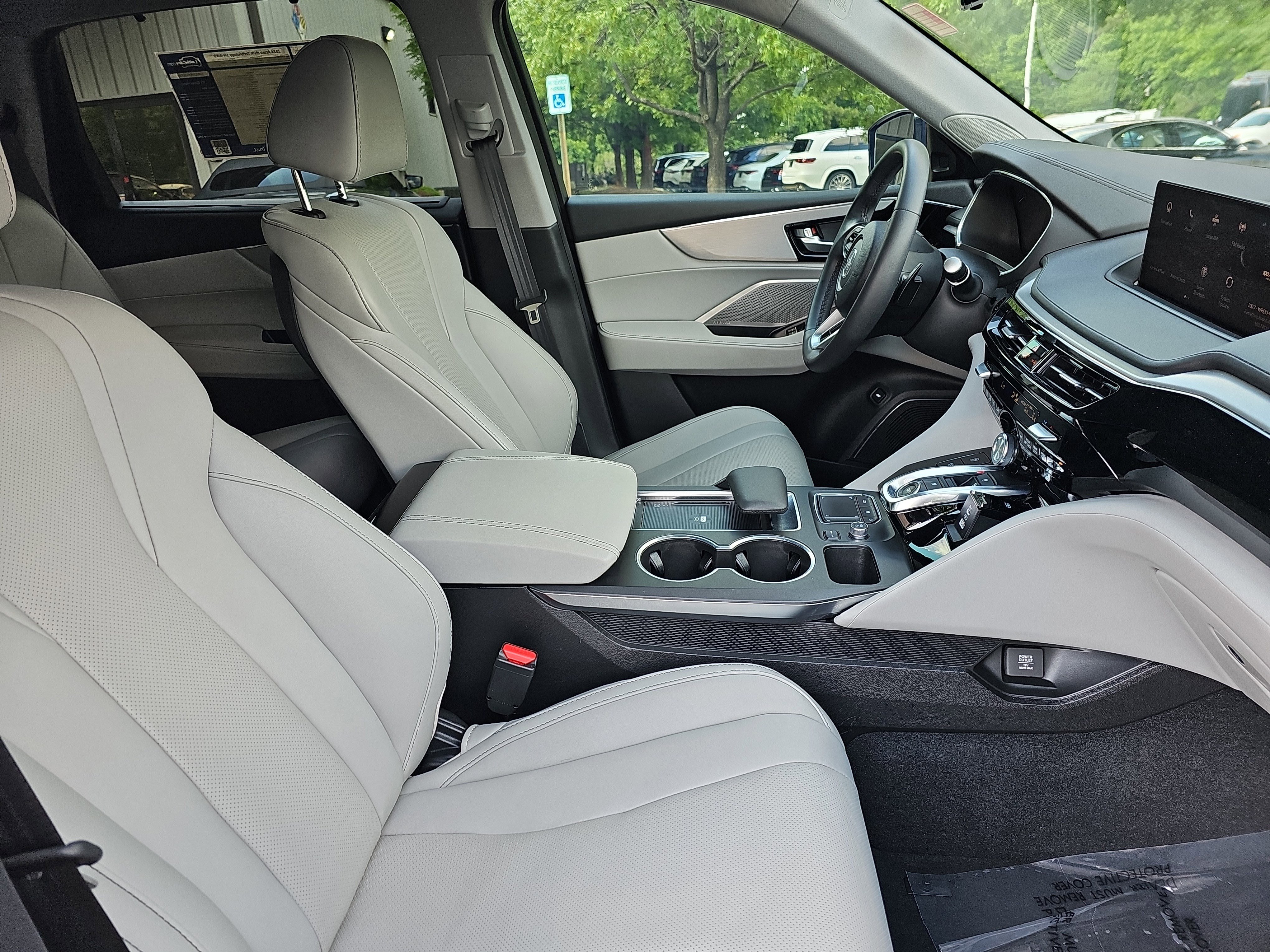 Used 2024 Acura MDX SH-AWD w/ Technology Package image 10