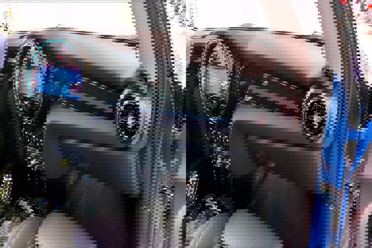 Certified 2024 MINI Cooper SE image 18