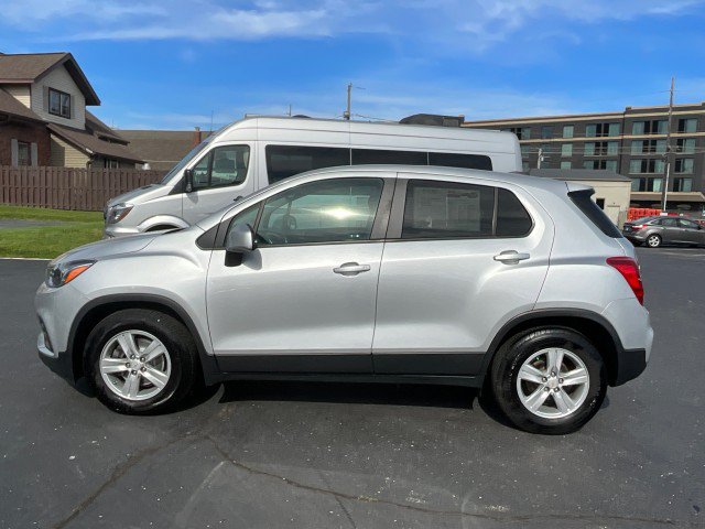 Used 2020 Chevrolet Trax LS w/ Tint and Cruise Package FWD image 4