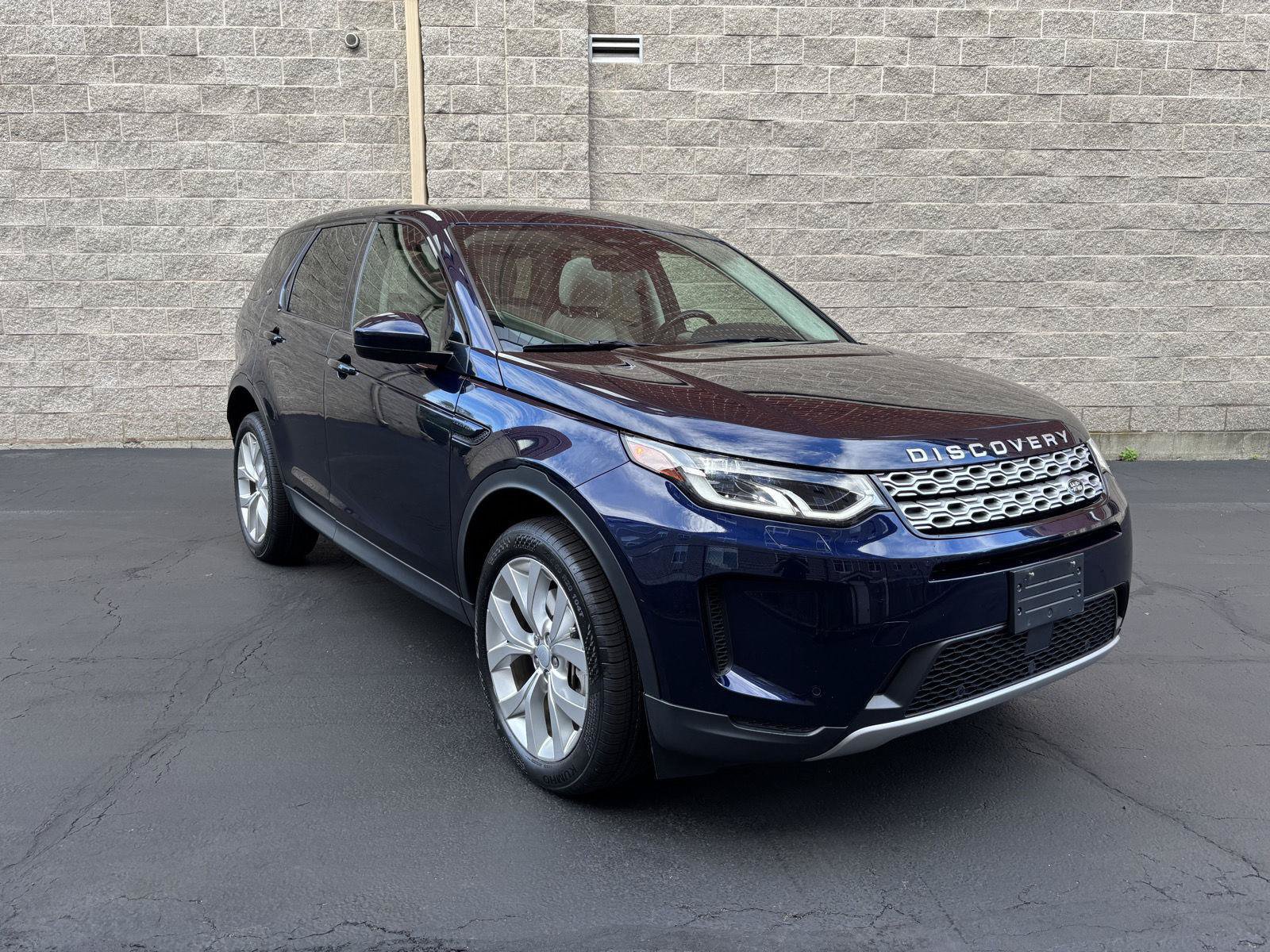 Used 2023 Land Rover Discovery Sport SE AWD/4WD image 1