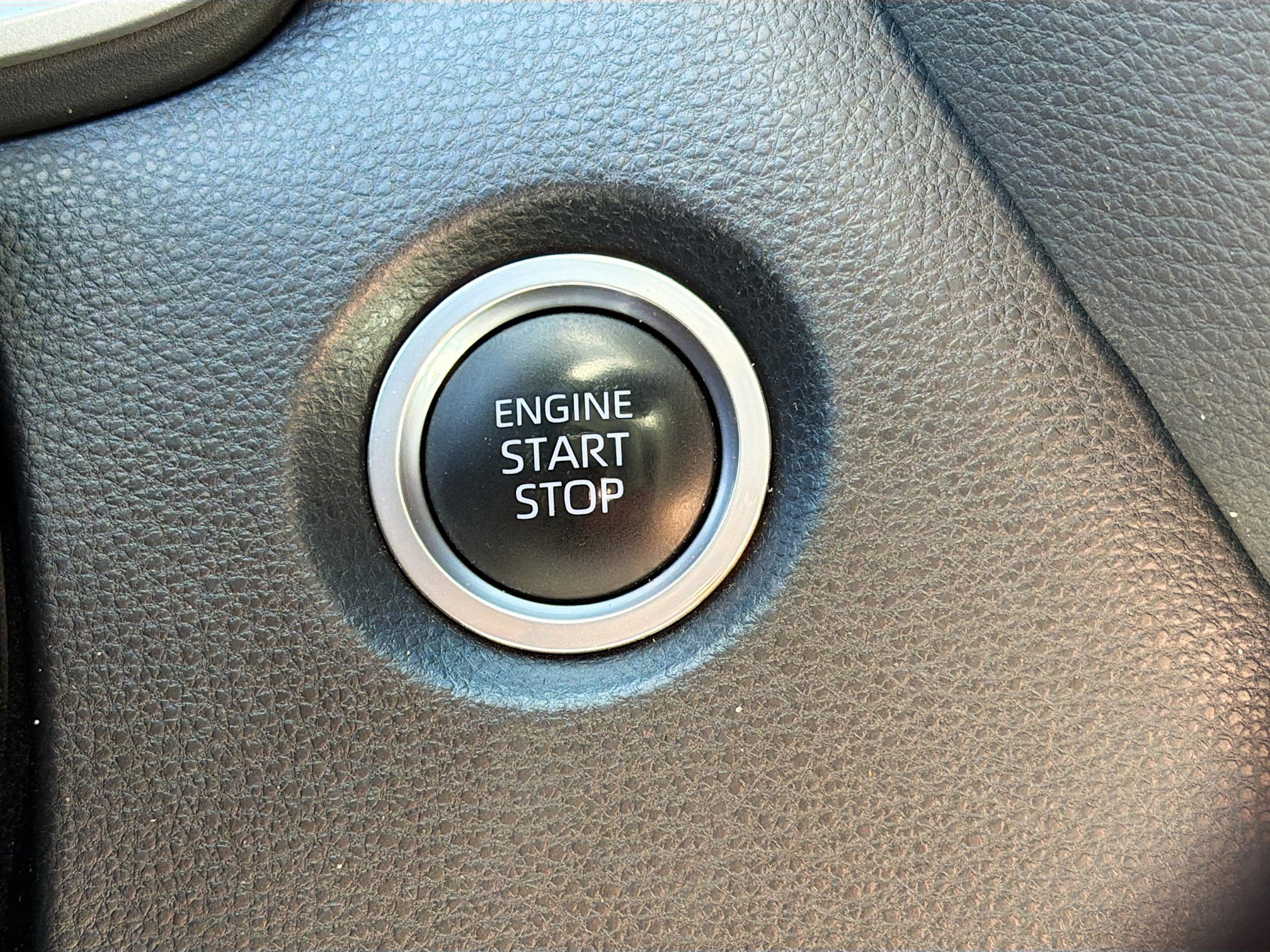 Used 2021 Toyota Corolla SE w/ SE Preferred Package FWD image 8