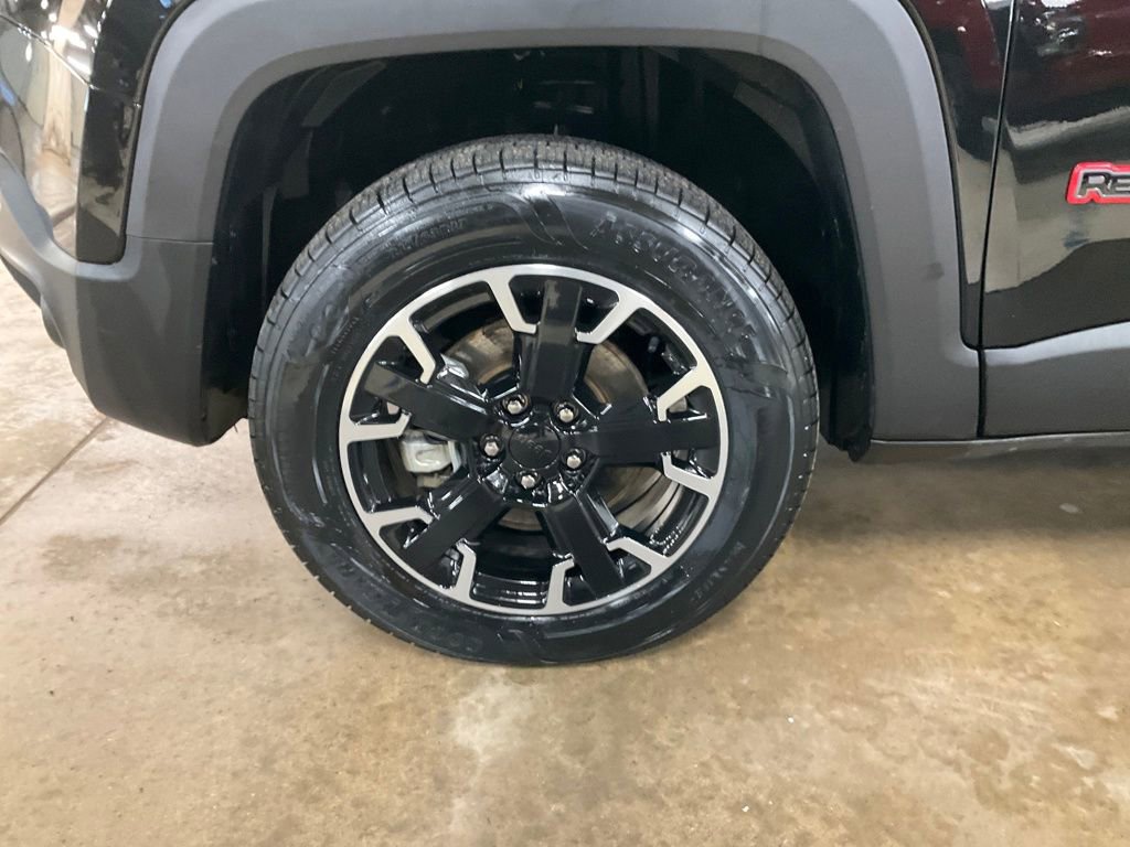 Certified 2023 Jeep Renegade Trailhawk image 11