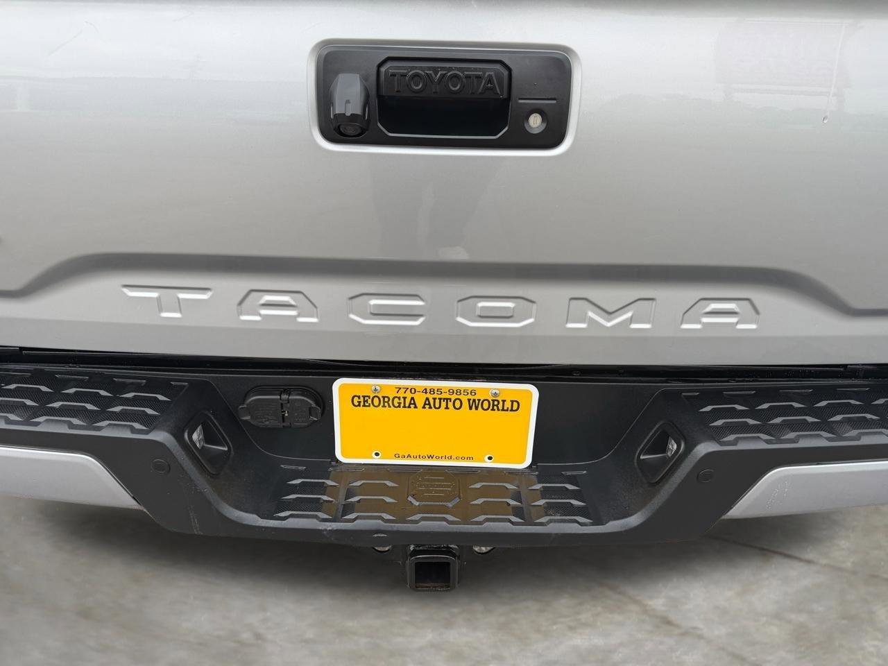 Used 2017 Toyota Tacoma Limited w/ Tow Package image 12