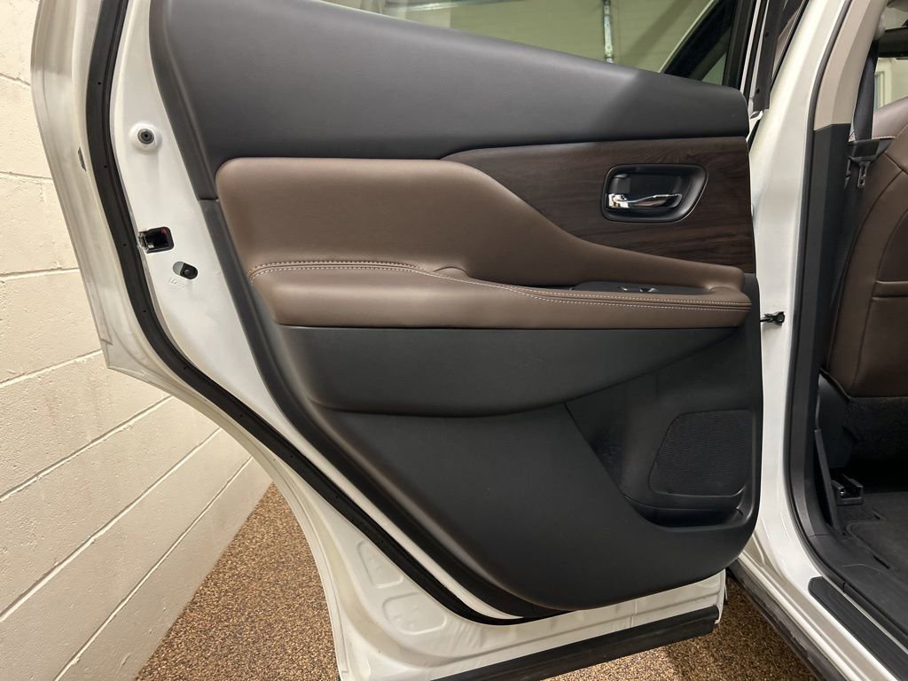 Used 2021 Nissan Murano Platinum w/ Cargo Package image 14