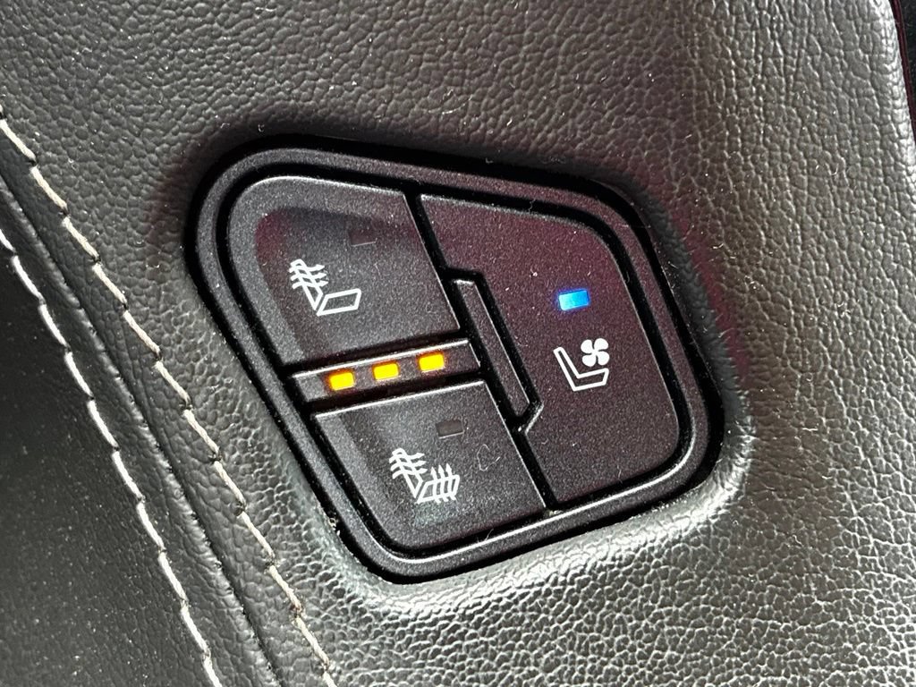 Used 2018 GMC Yukon SLT w/ Open Road Package AWD/4WD image 20