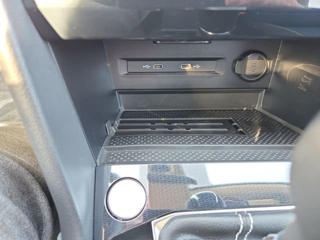 New 2025 Volkswagen Taos SEL AWD/4WD image 33