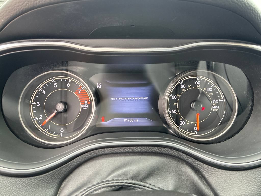Used 2021 Jeep Cherokee Limited w/ Elite Package AWD/4WD image 26