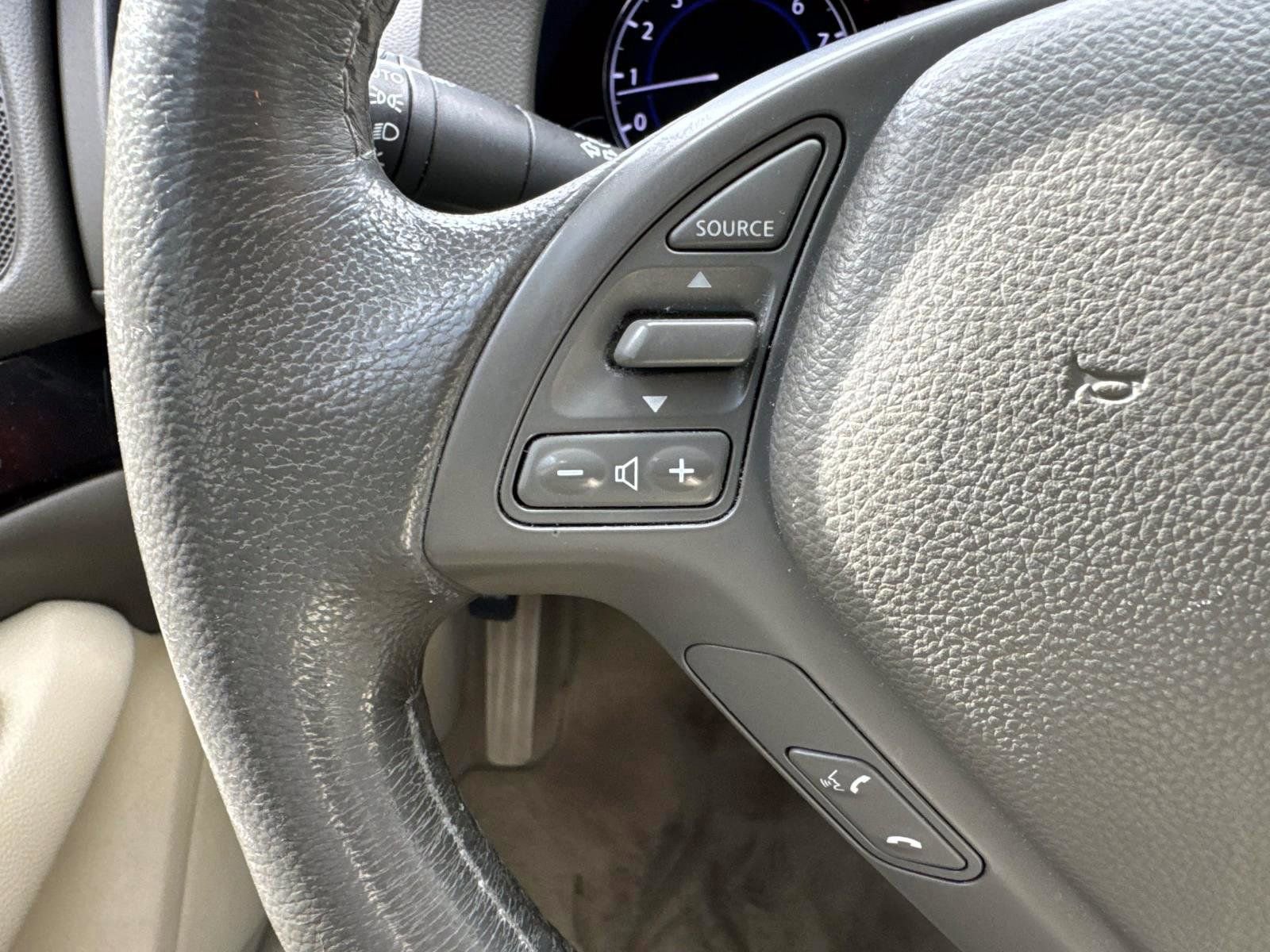 Used 2012 INFINITI G37 Journey w/ Premium Pkg image 23