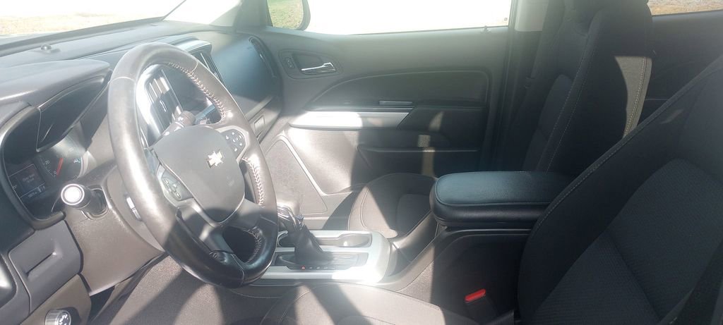 Used 2022 Chevrolet Colorado LT w/ LT Convenience Package image 12