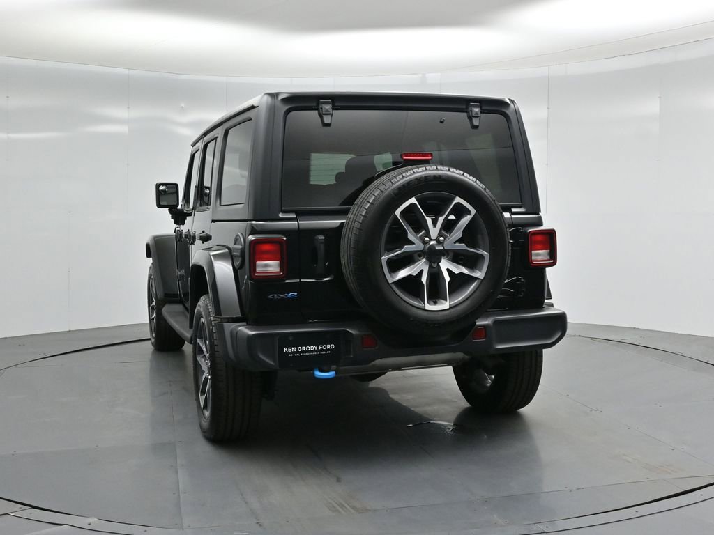Used 2024 Jeep Wrangler Unlimited AWD/4WD image 26