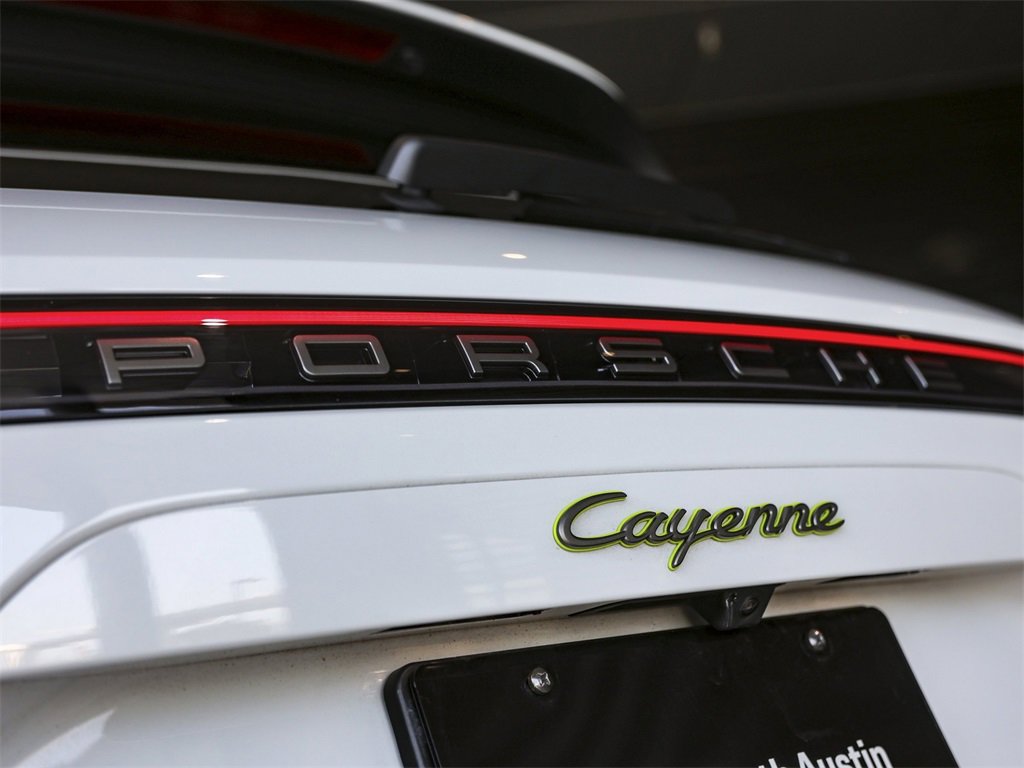 Certified 2023 Porsche Cayenne Platinum Edition image 14