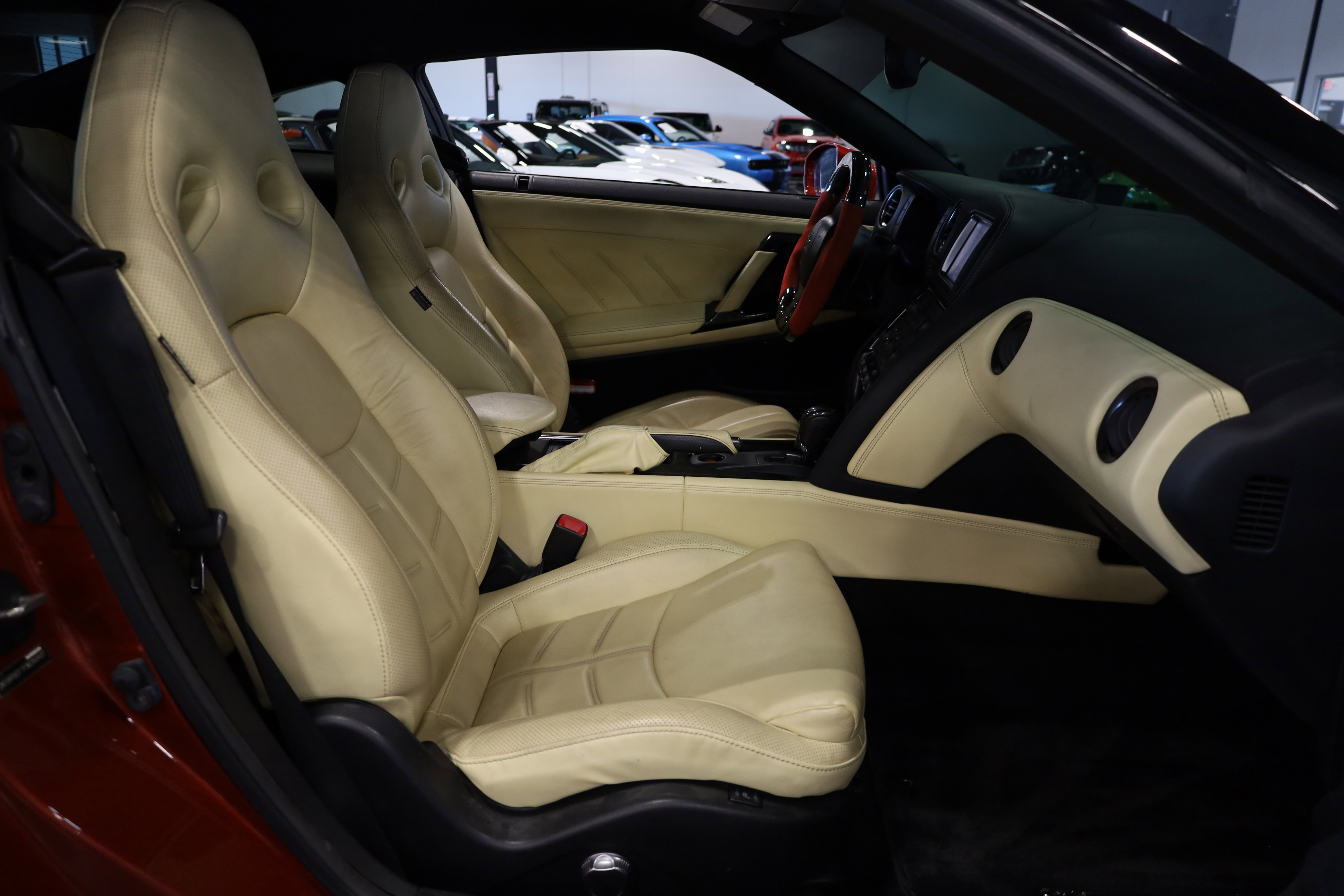Used 2015 Nissan GT-R Premium image 35