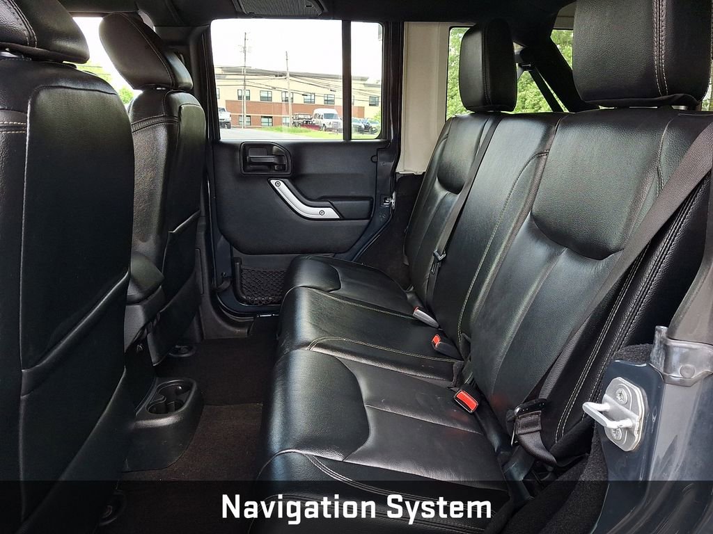 Used 2016 Jeep Wrangler Unlimited Sahara w/ Connectivity Group AWD/4WD image 10