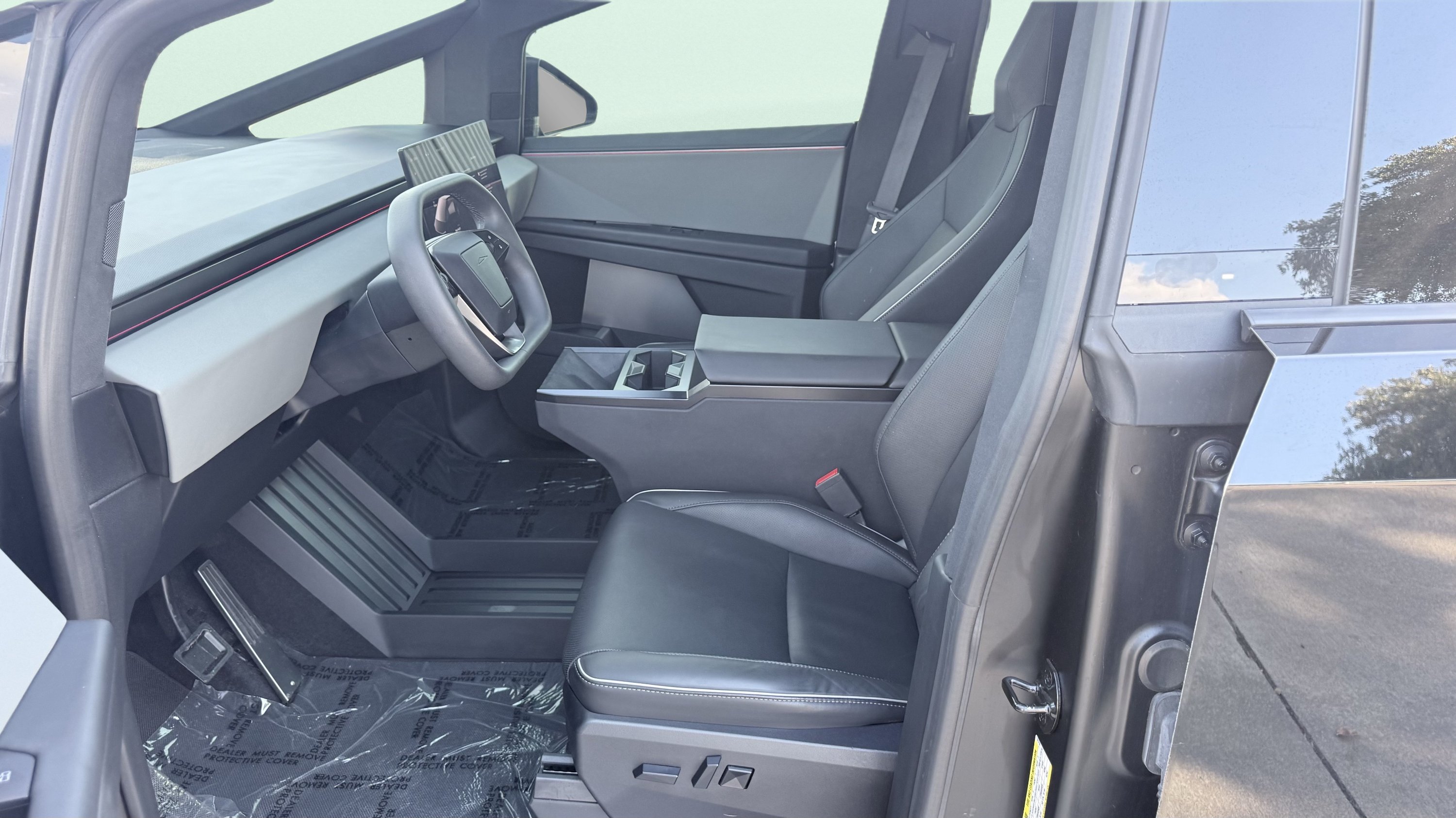 Used 2024 Tesla Cybertruck AWD Crew Cab image 20