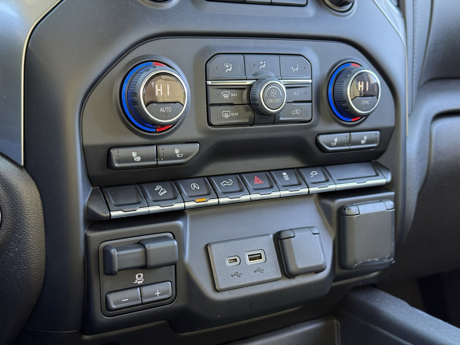 Used 2019 Chevrolet Silverado 1500 RST image 21