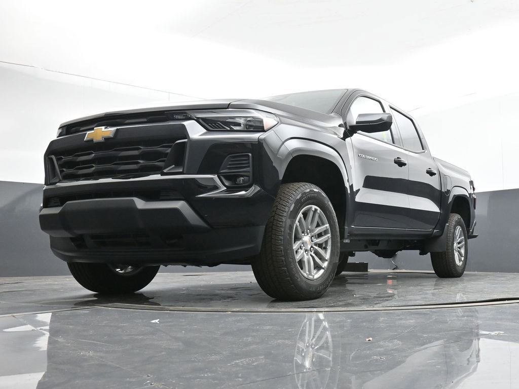 Used 2024 Chevrolet Colorado LT w/ LT Convenience Package III image 9