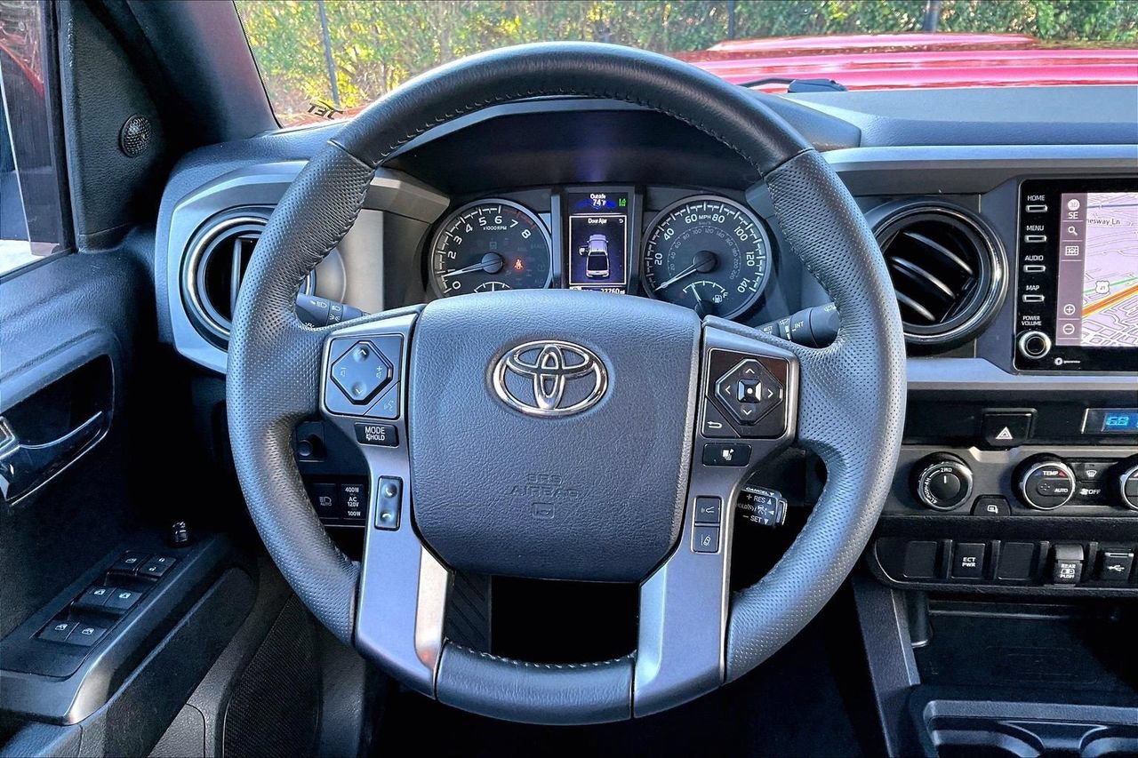Used 2022 Toyota Tacoma TRD Sport AWD/4WD image 9