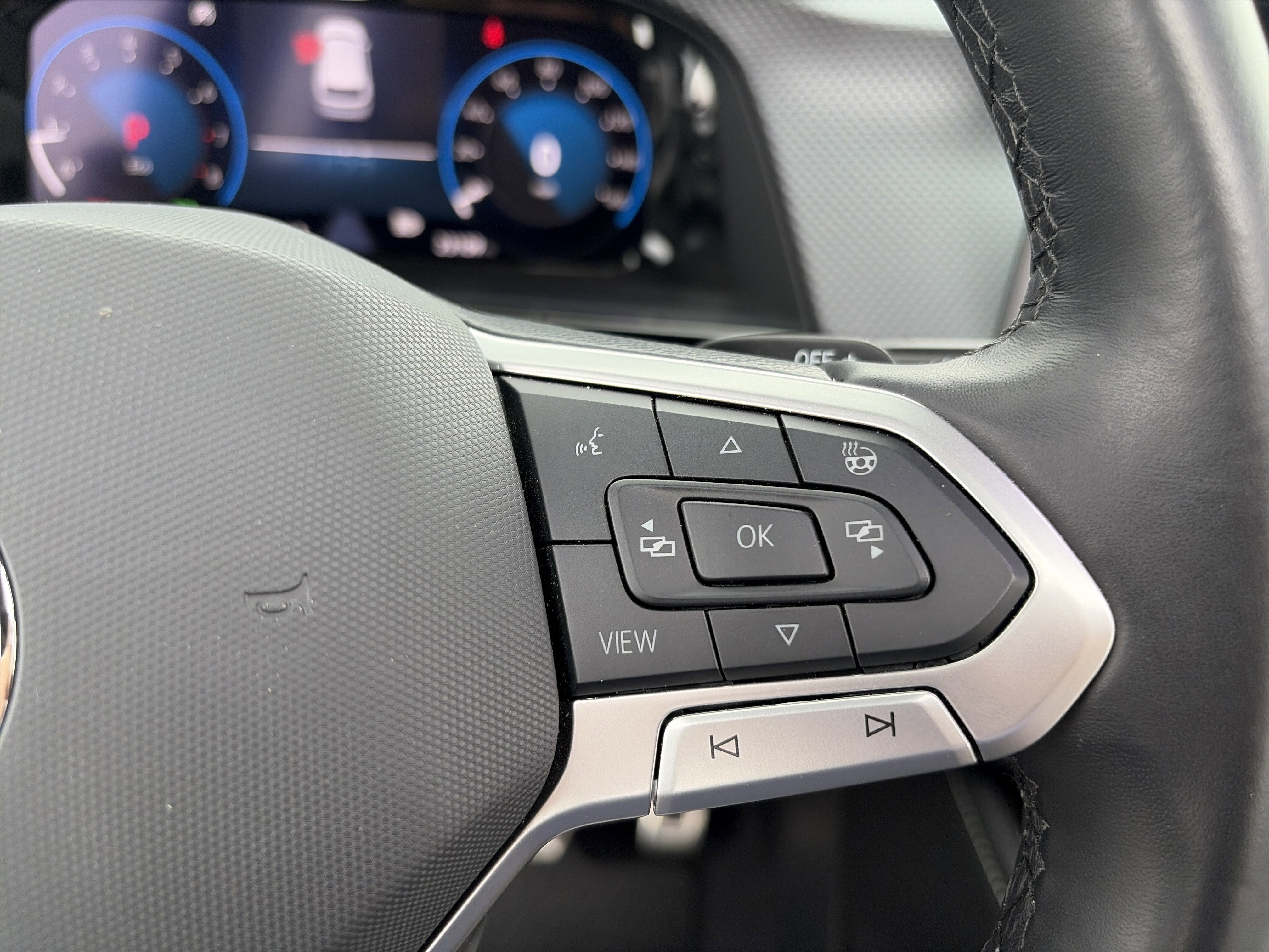 Used 2024 Volkswagen Atlas Cross Sport SEL Premium R-Line image 54